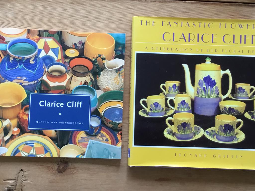 2 Kunstboeken  CLARICE  CLIFF.  ceramics aardewerk   €20.00, Ophalen of Verzenden, Zo goed als nieuw