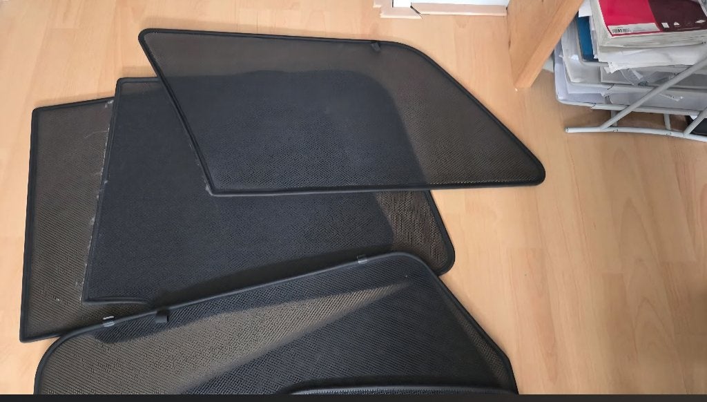 Foto 4 van Zonnescherm audi avans 2000
