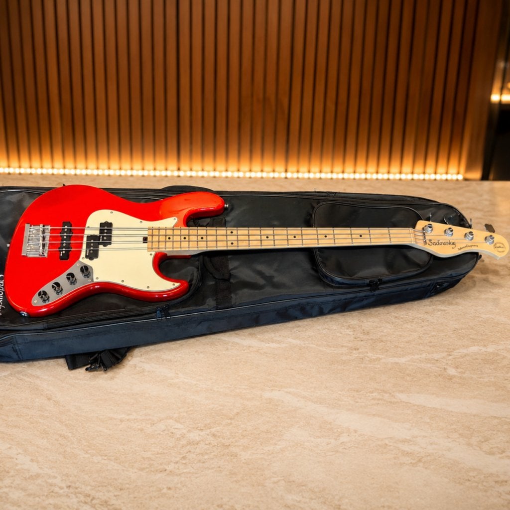 Sadowsky MetroExpress 21-Fret Vintage P/J Bass V2, Muziek en Instrumenten, Flex Ltd., Zo goed als nieuw, https://flex.com/contact-us