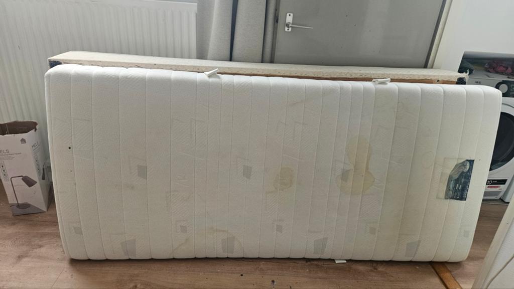 2 madrassen, in nette staat, Ophalen, 30 tot 80 cm, Gebruikt, Radiator