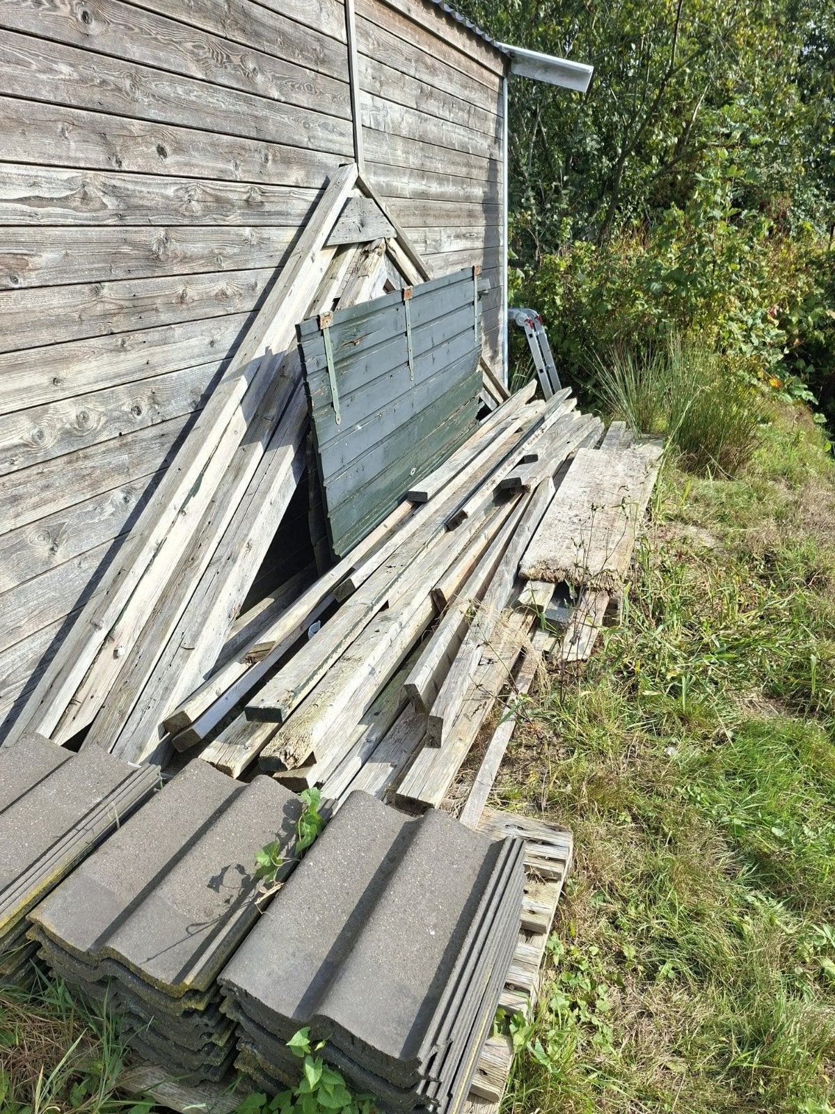 gratis sloophout en 25 dakpannen, Ophalen, Overige typen, Minder dan 2 meter