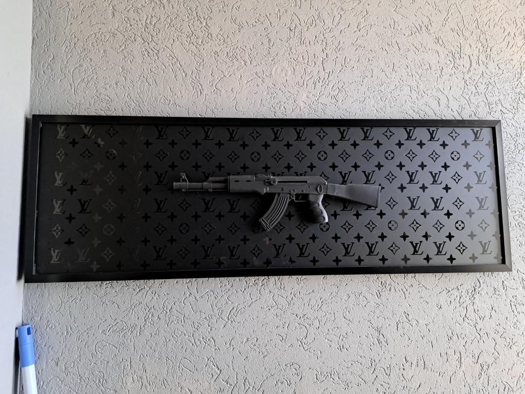 Uniek Schilderij met AK-47 en Louis Vuitton Patroon, Ophalen