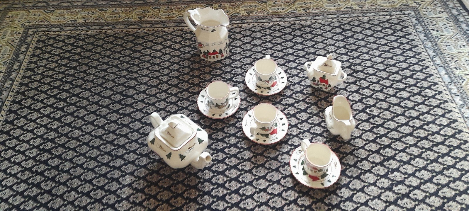 kerstservies Mason, Ophalen, Nieuw, Porselein, Compleet servies