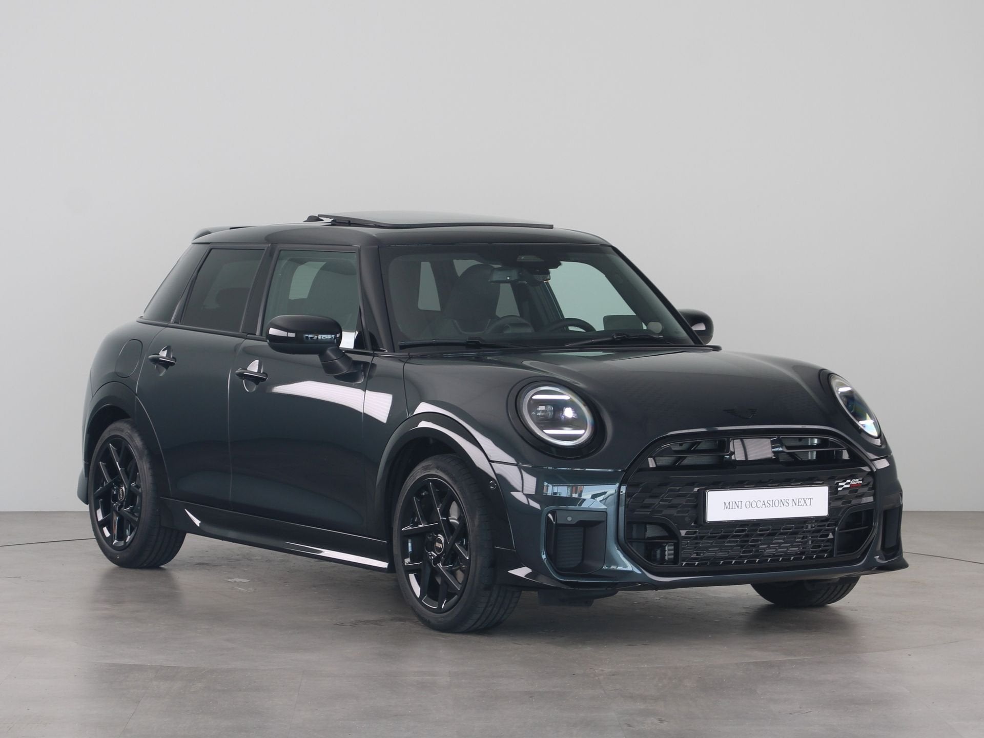 MINI Cooper C John Cooper Works Pakket M (bj 2026), Auto's, 156 pk, Met garantie (alle), 4 stoelen, Parkeerassistent
