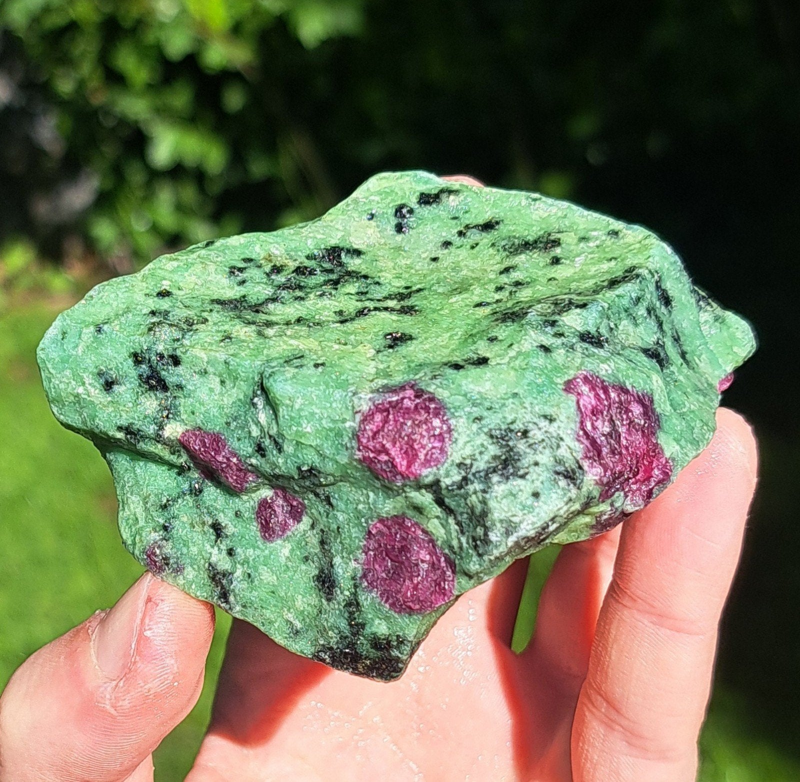 Robijn in Zoisiet edelsteen verzameling edelstenen mineralen, Verzamelen, Ophalen of Verzenden