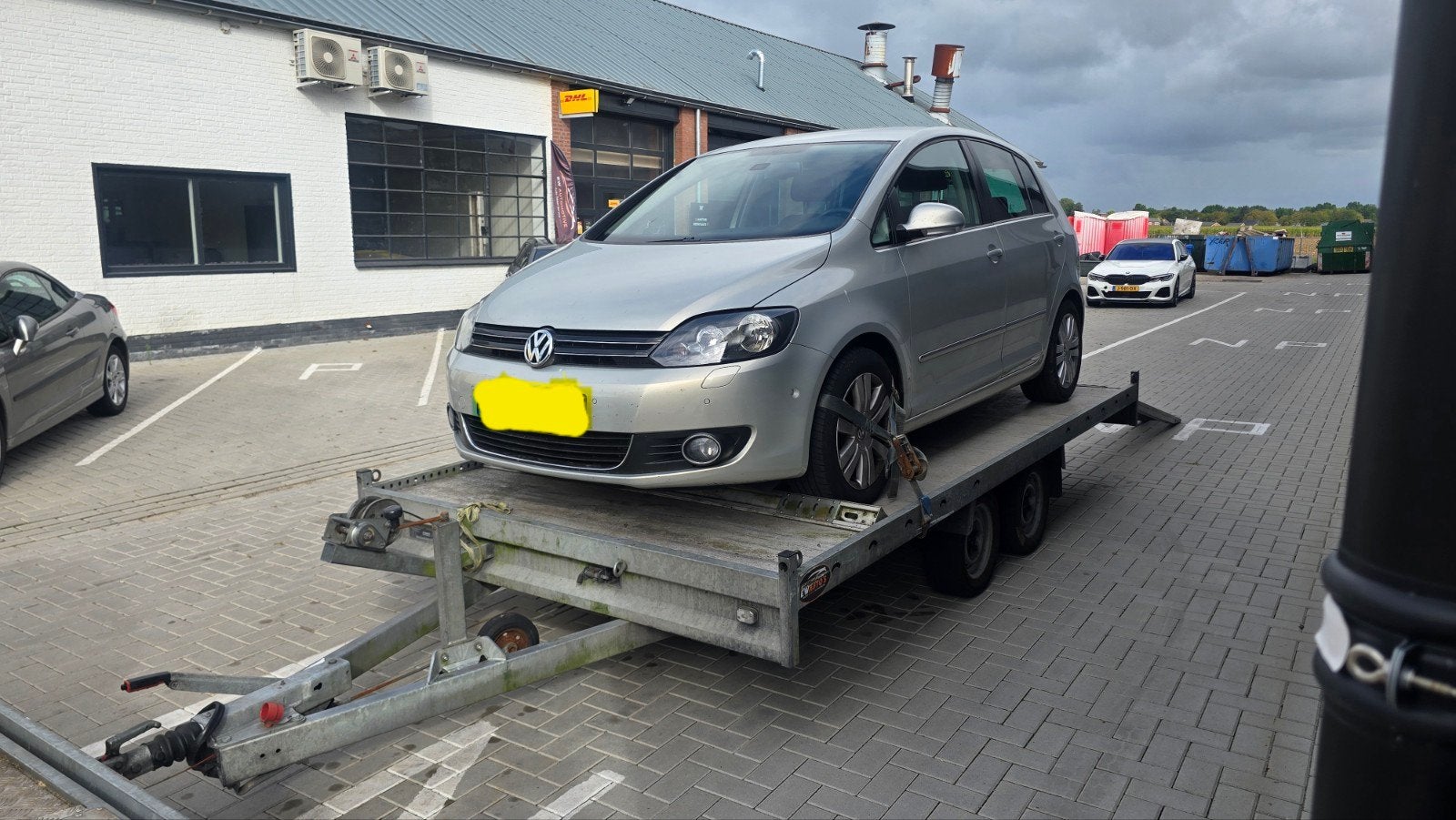 Auto ambulance te huur, Aanhangwagen
