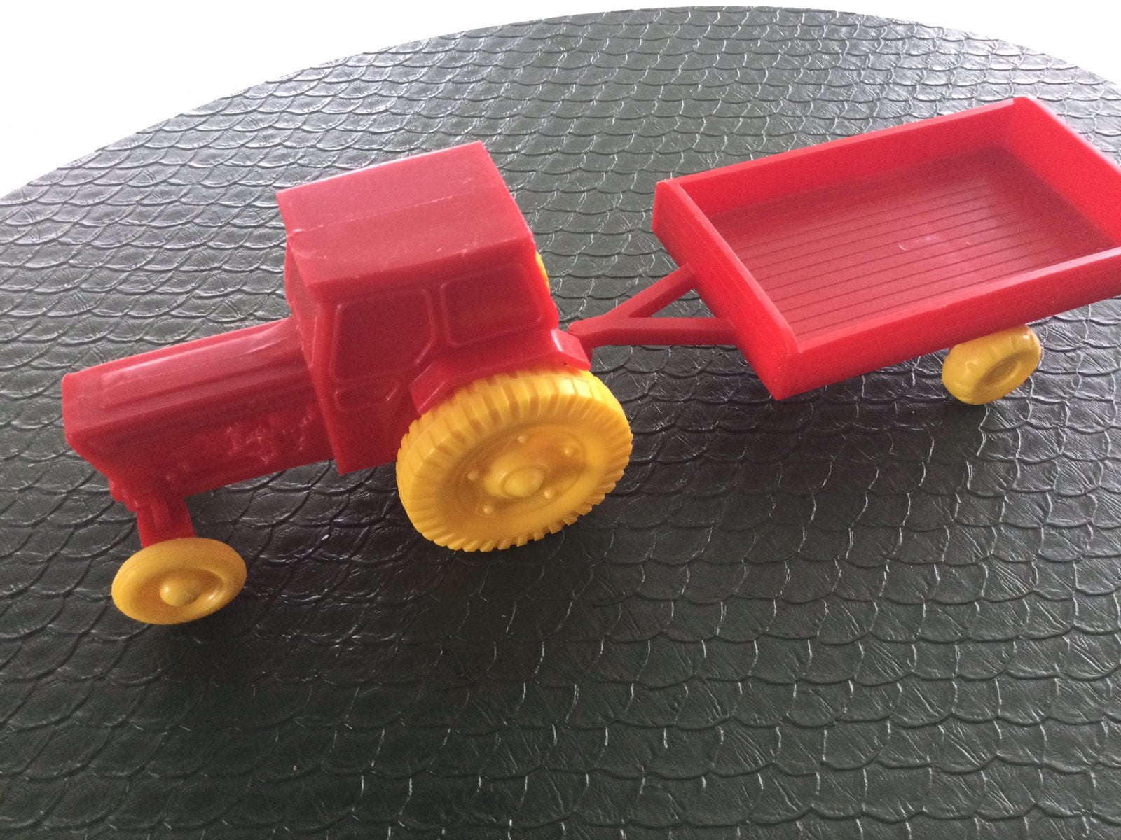 Ford 6600 hp plast Denemarken als Britains model., Hobby en Vrije tijd, Modelauto's | 1:32, Ophalen of Verzenden, Zo goed als nieuw