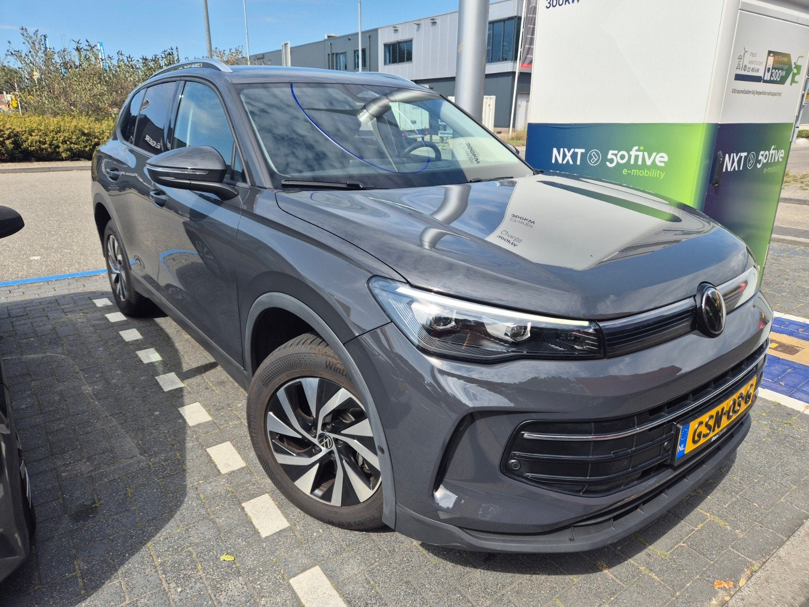 Volkswagen Tiguan 1.5 Ehybrid 204pk Dsg-6 2024 Grijs, Euro 6, 250 km/l, Grijs, Dealer onderhouden