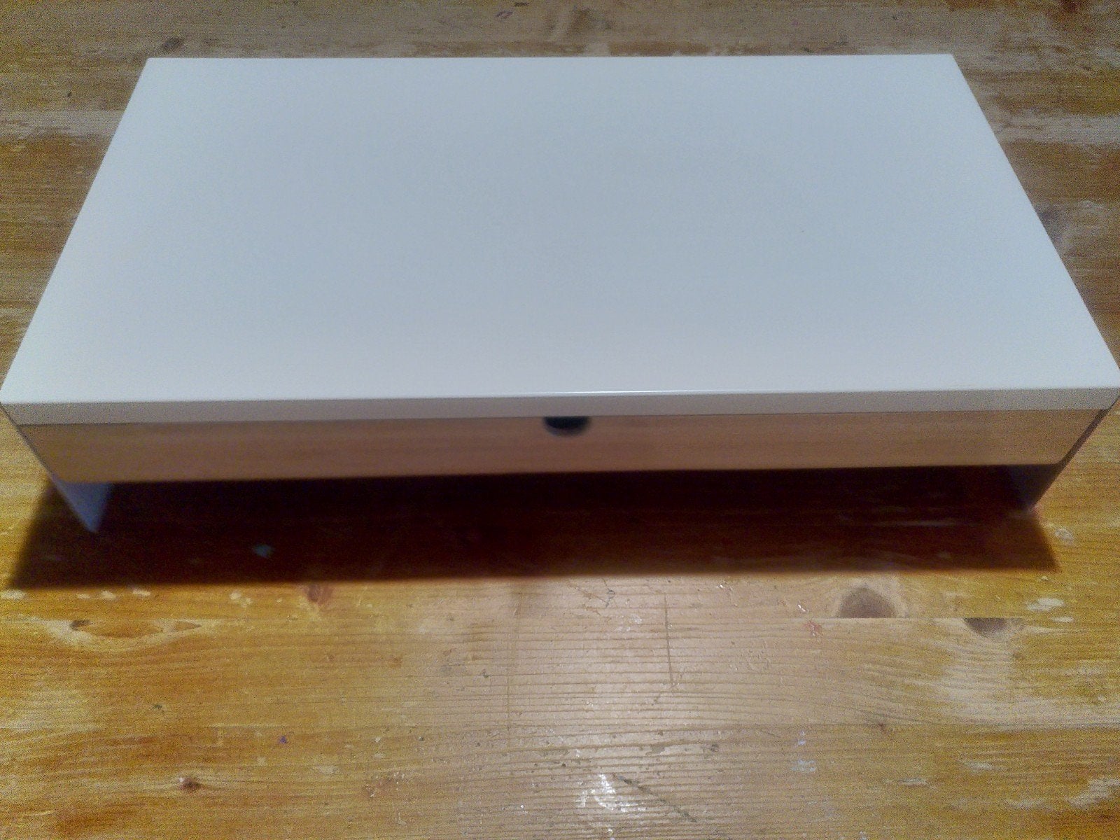 IKEA ELLOVEN beeldscherm verhoger wit/bamboe, Computers en Software, Laptopstandaarden, Ophalen of Verzenden, Zo goed als nieuw