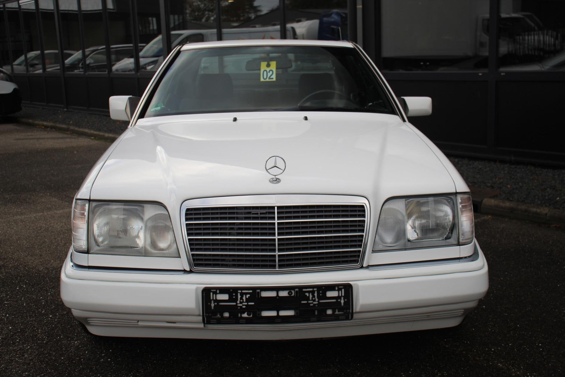 Mercedes-Benz 200-serie 200-500 (W124) 220 CE Automaat, ORIG, Auto's, Stof, 2199 cc, 150 pk, Wit
