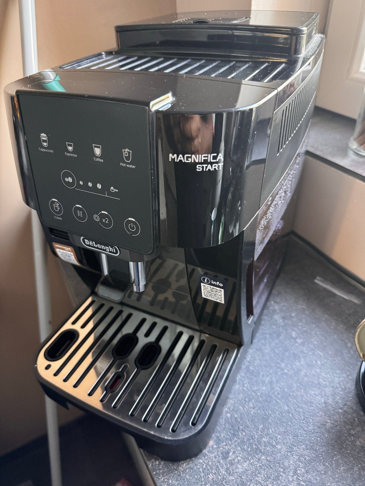 Zo goed als nieuwe De'Longhi Magnifica Start koffiemachine