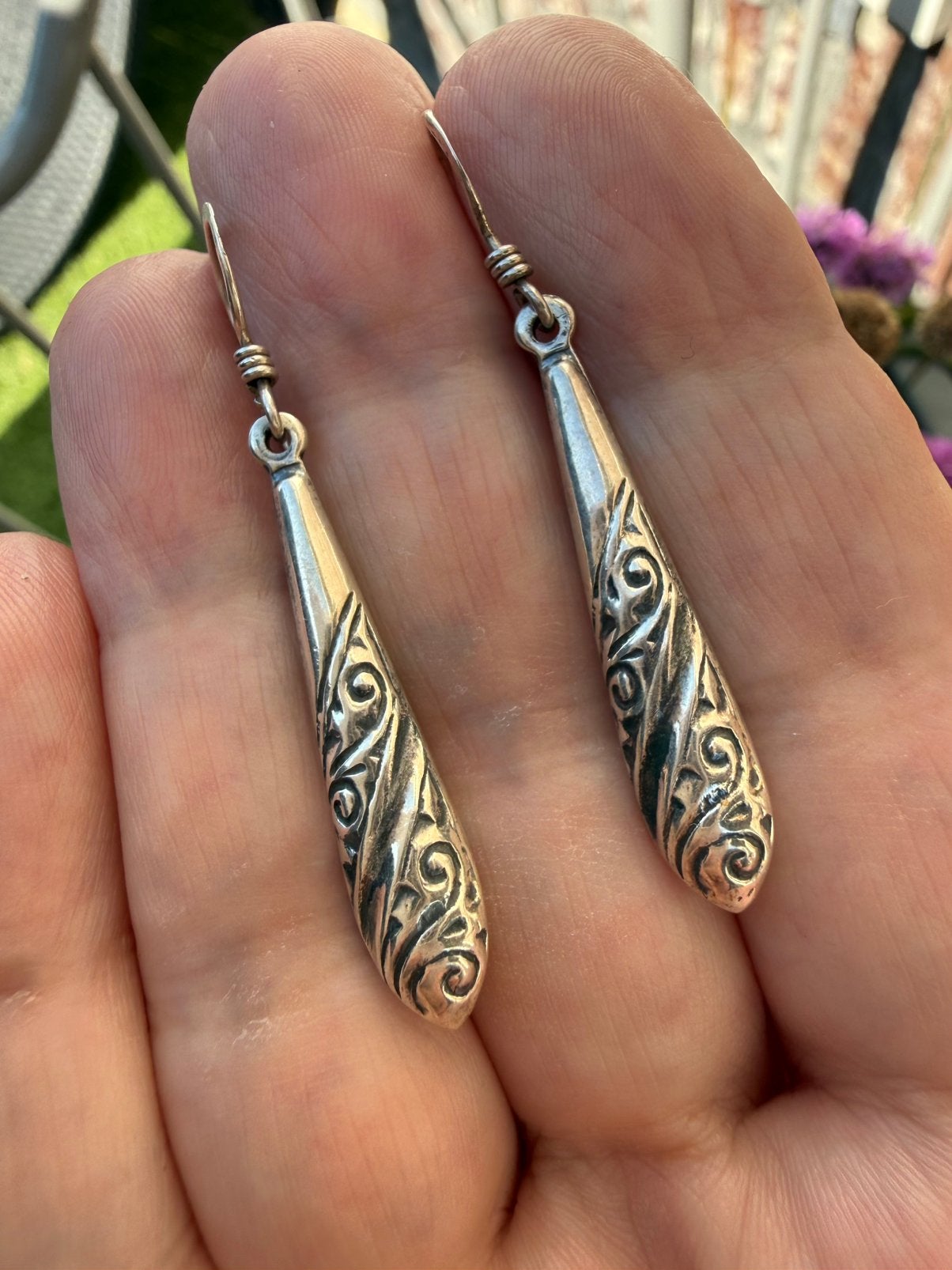 R292/Zilveren Vintage Gegraveerde oorbellen, Sieraden, Tassen en Uiterlijk, Oorbellen, Gebruikt, Verzenden, X, Zilver