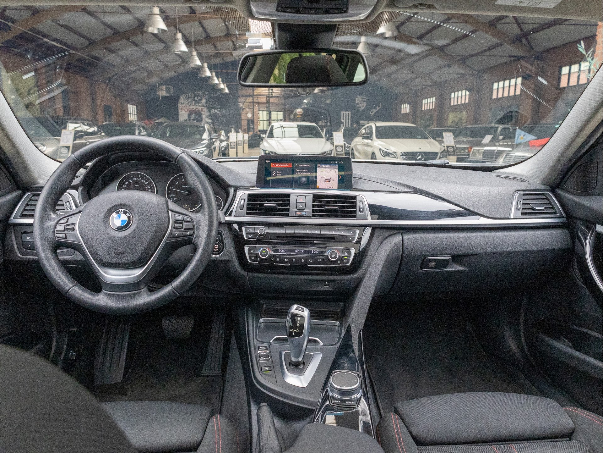 BMW 3 Serie Touring 318i High Executive *Schuif/Kantel | Gro, Automaat, Gebruikt, 1465 kg, Wit