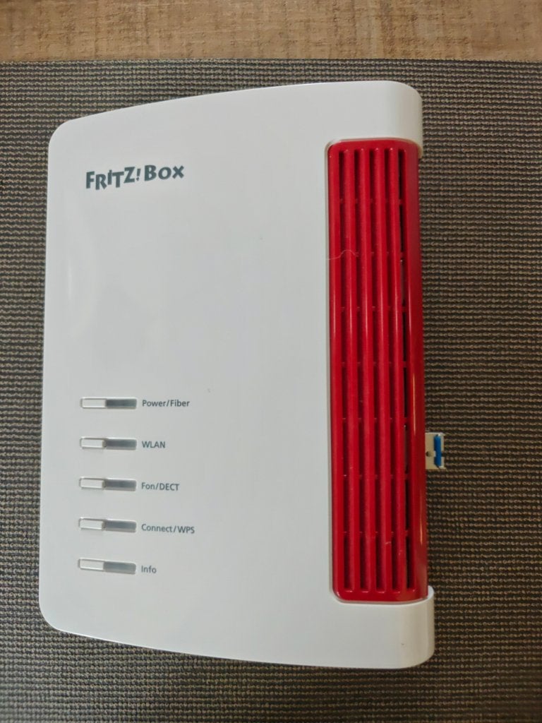 Fritzbox 5530 pon glasvezel, Computers en Software, Ophalen of Verzenden, Zo goed als nieuw, Router met modem, Fritz!Box (FritzBox)