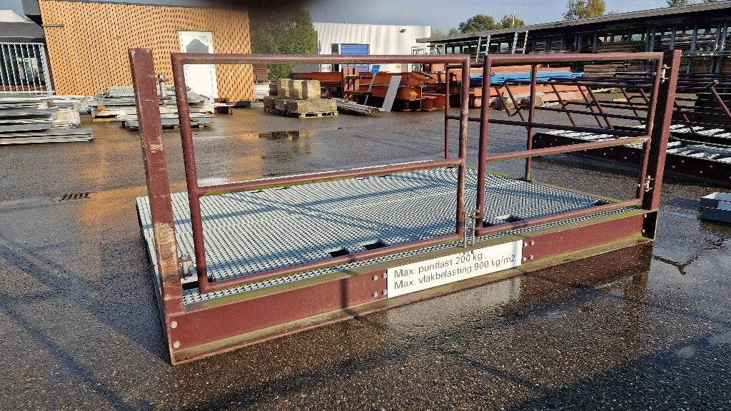Trap bordes met looproosters ( 159 ), Doe-het-zelf en Verbouw, Ladders en Trappen, Ophalen, Zo goed als nieuw, Nb, Nb