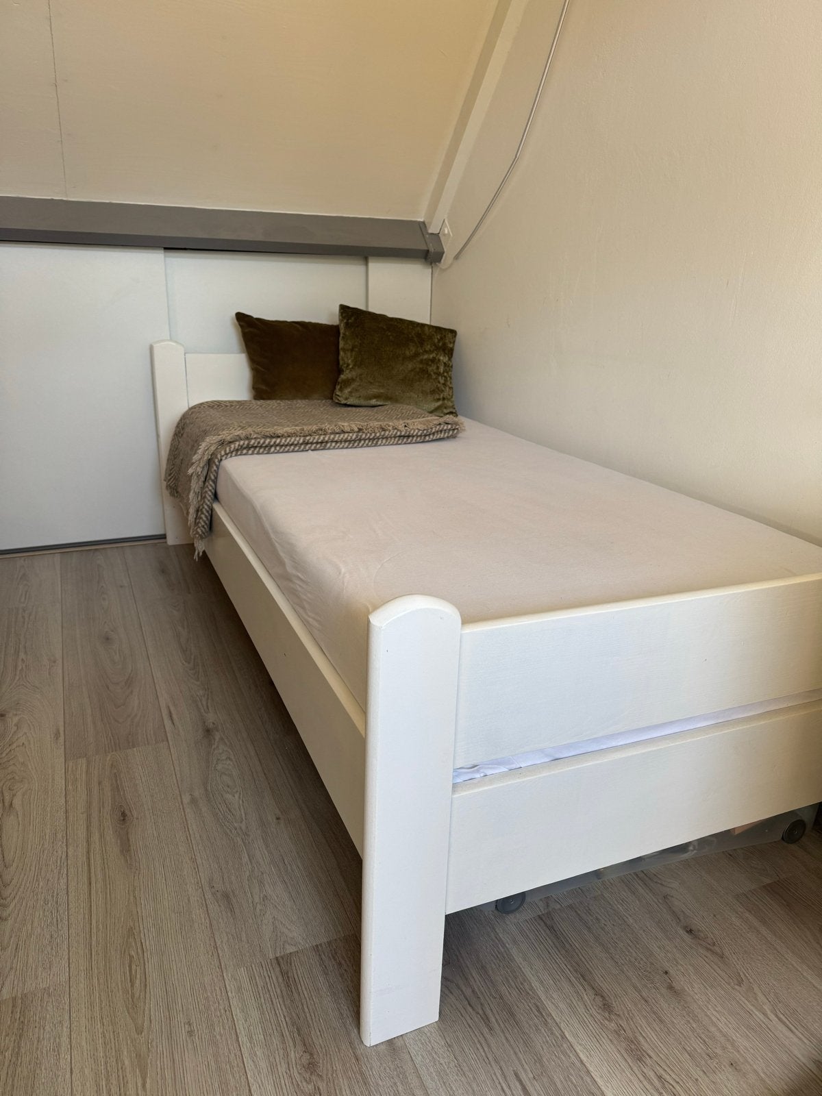 eenpersoons bed wit, Ophalen, Gebruikt, 90 cm, Eenpersoons