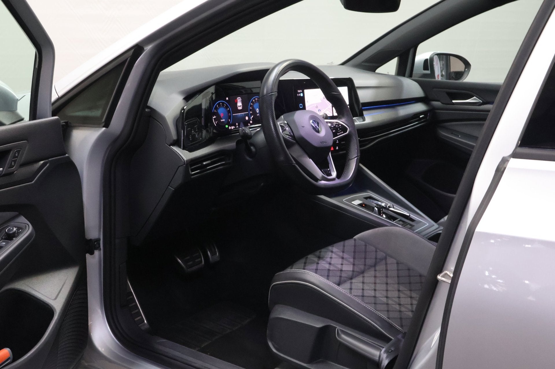 Volkswagen Golf 1.5 eTSI R-Line, 4 cilinders, 150 pk, Origineel Nederlands, Bedrijf