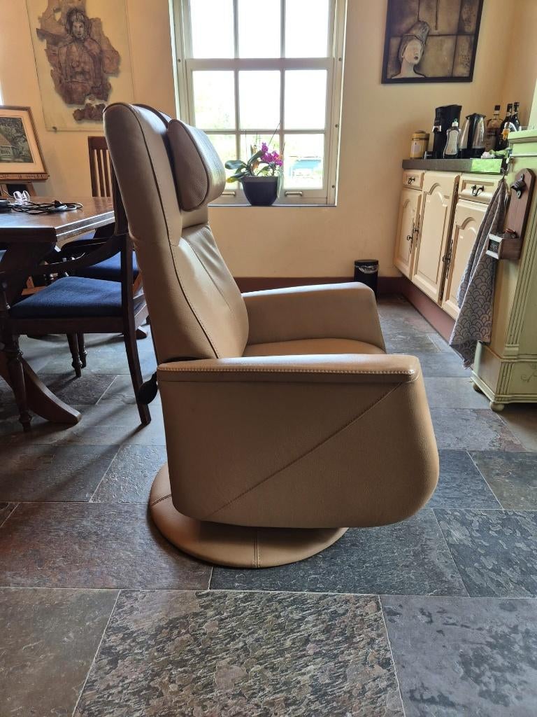 Prominent relax en sta-op stoel, Ophalen, Gebruikt, Minder dan 75 cm, Luxe