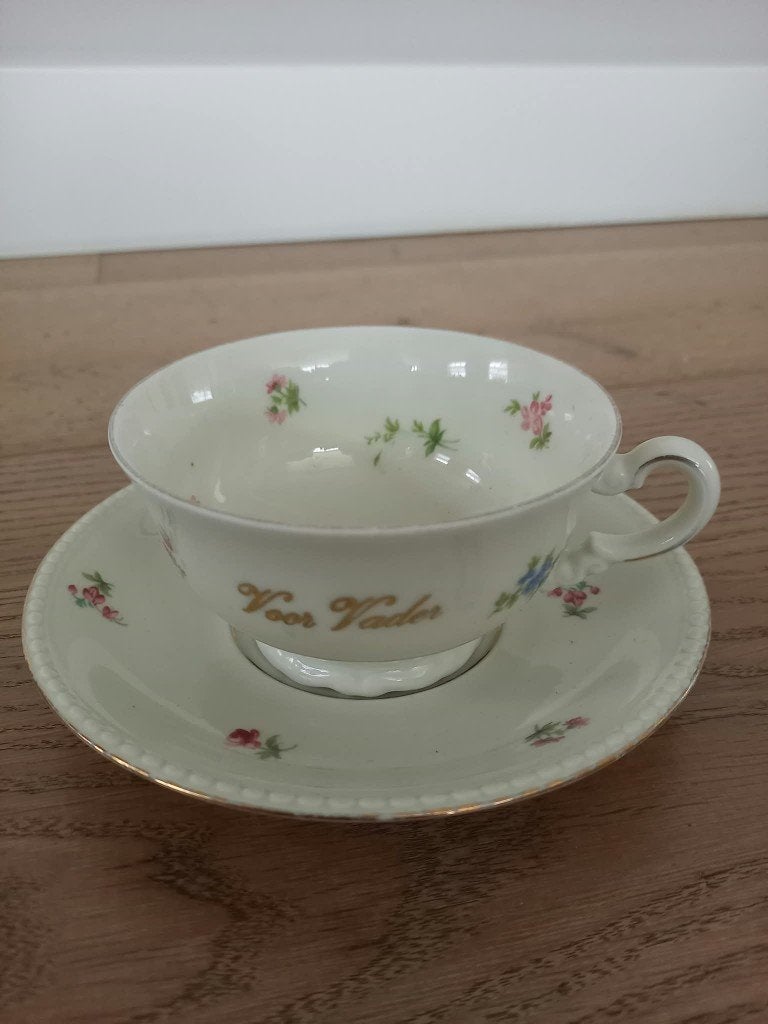 Vintage servies kop en schotel met de tekst: Voor Vader, Ophalen of Verzenden, Zo goed als nieuw, Overige stijlen, Kop(pen) en/of Schotel(s)