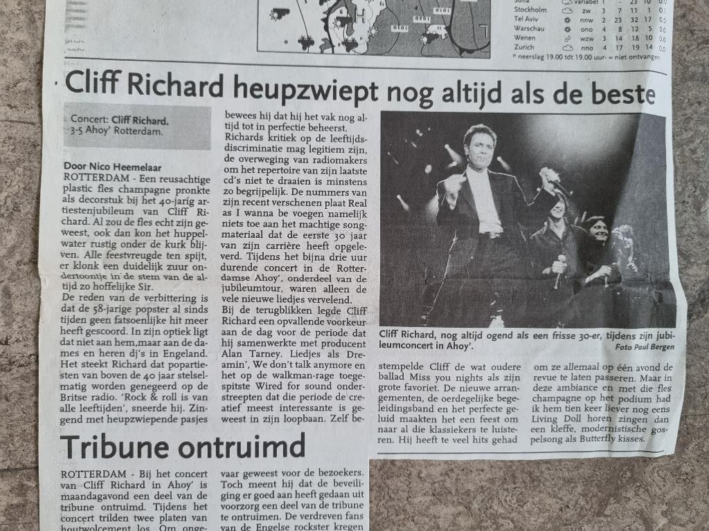 Concert Cliff Richard in Ahoy Rotterdam (1999), Verzamelen, Ophalen of Verzenden, 1980 tot heden, Knipsel(s)