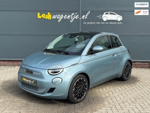 Fiat 500 e 3+1 La Prima 42 kWh *extra deur *camera *carplay, Dealer onderhouden, 1300 kg, Gebruikt, 118 pk
