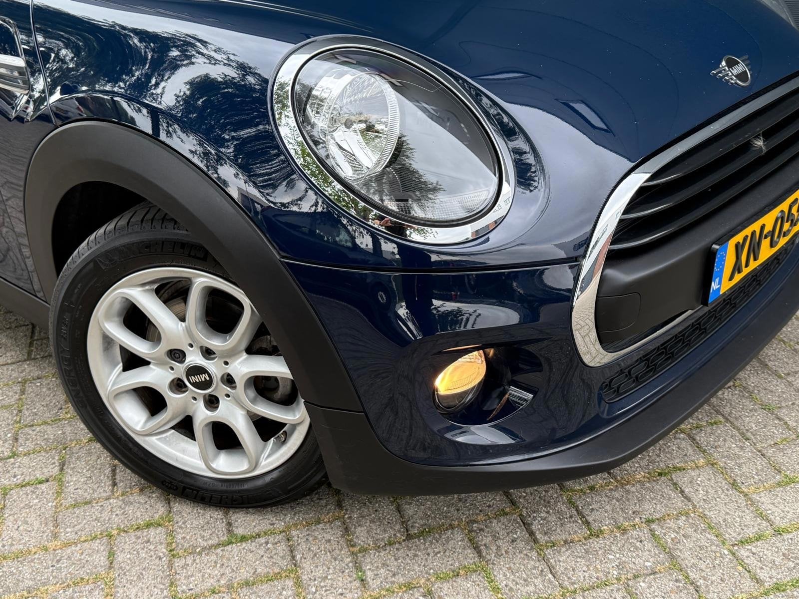 Mini 5-Deurs 1.5 One Pepper/Navi/Carplay/cruise/Airco/parkse, Voorwielaandrijving, Gebruikt, Euro 6, Navigatiesysteem