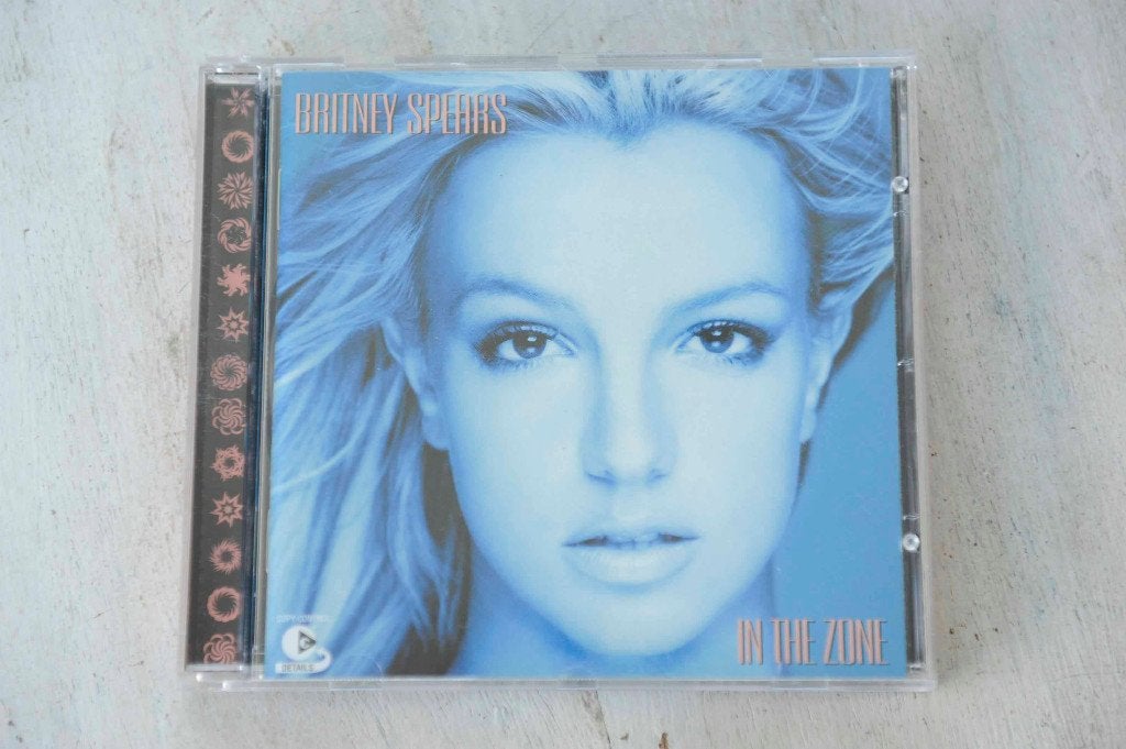 Britney Spears - - In the Zone + Bonus Remix, Zo goed als nieuw, Inclusief boekje, Album, Verzenden