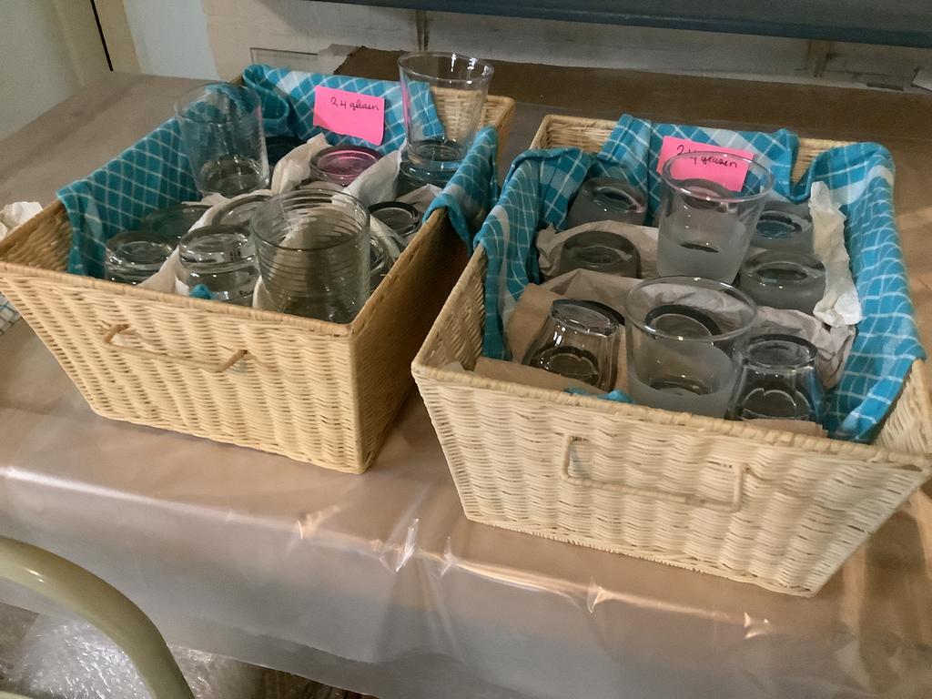 Buitenservies: glazen, Huis en Inrichting, Keuken | Servies, Ophalen of Verzenden, Glas, Overige stijlen, Glas of Glazen