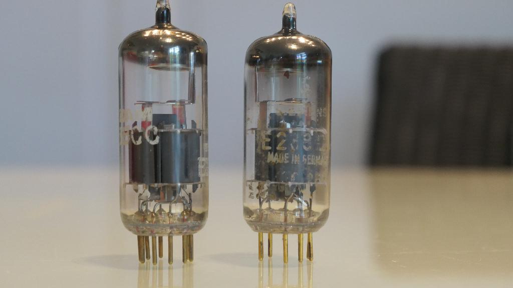 1 Siemens  1 Adzam E288CC Buizen, Ophalen of Verzenden, Buis of Buizen