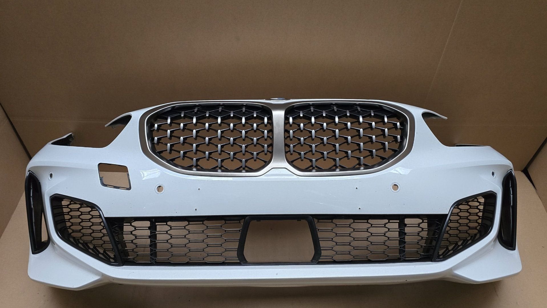 Voorbumper BMW 1 Serie F40 M PERFORMANCE 4xPDC 51118070928, Gebruikt, -, Voor, Ophalen of Verzenden
