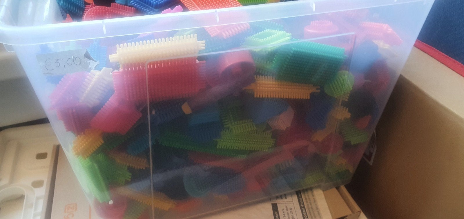 Grote bak vol Bristle Blocks / Nopper bouwblokken, Kinderen en Baby's, Speelgoed | Bouwstenen, Ophalen