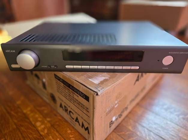 GEZOCHT: Versterker Arcam SA20, Audio, Tv en Foto, Versterkers en Receivers, Zo goed als nieuw, 120 watt of meer, Stereo, Ophalen