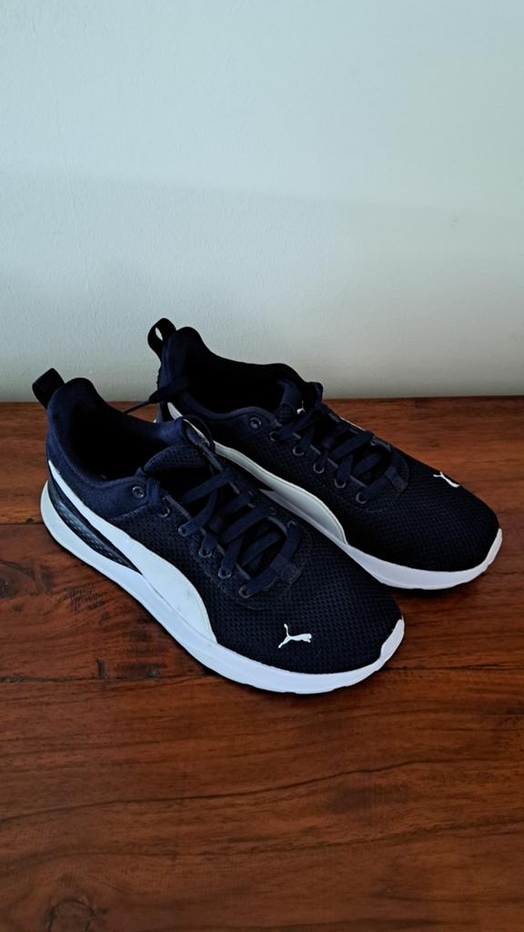 Donkerblauwe Puma gymschoenen, Kleding | Dames, Schoenen, Sportschoenen, Ophalen of Verzenden, Zo goed als nieuw, Puma