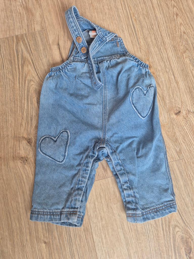 Leuke denim tuinbroek maat 68 met hartjes, Ophalen of Verzenden, Gebruikt, Onbekend, Jongetje of Meisje