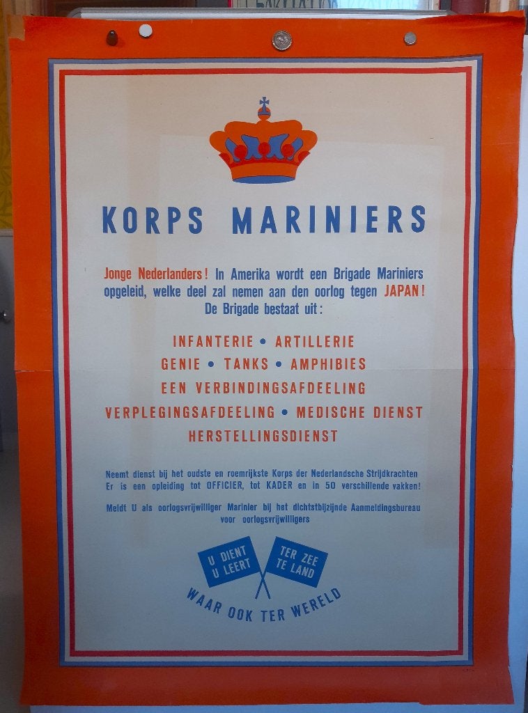 Originele Poster Korps Mariniers Oorlog in Japan, Rechthoekig Staand, Ophalen of Verzenden, Zo goed als nieuw, A1 t/m A3