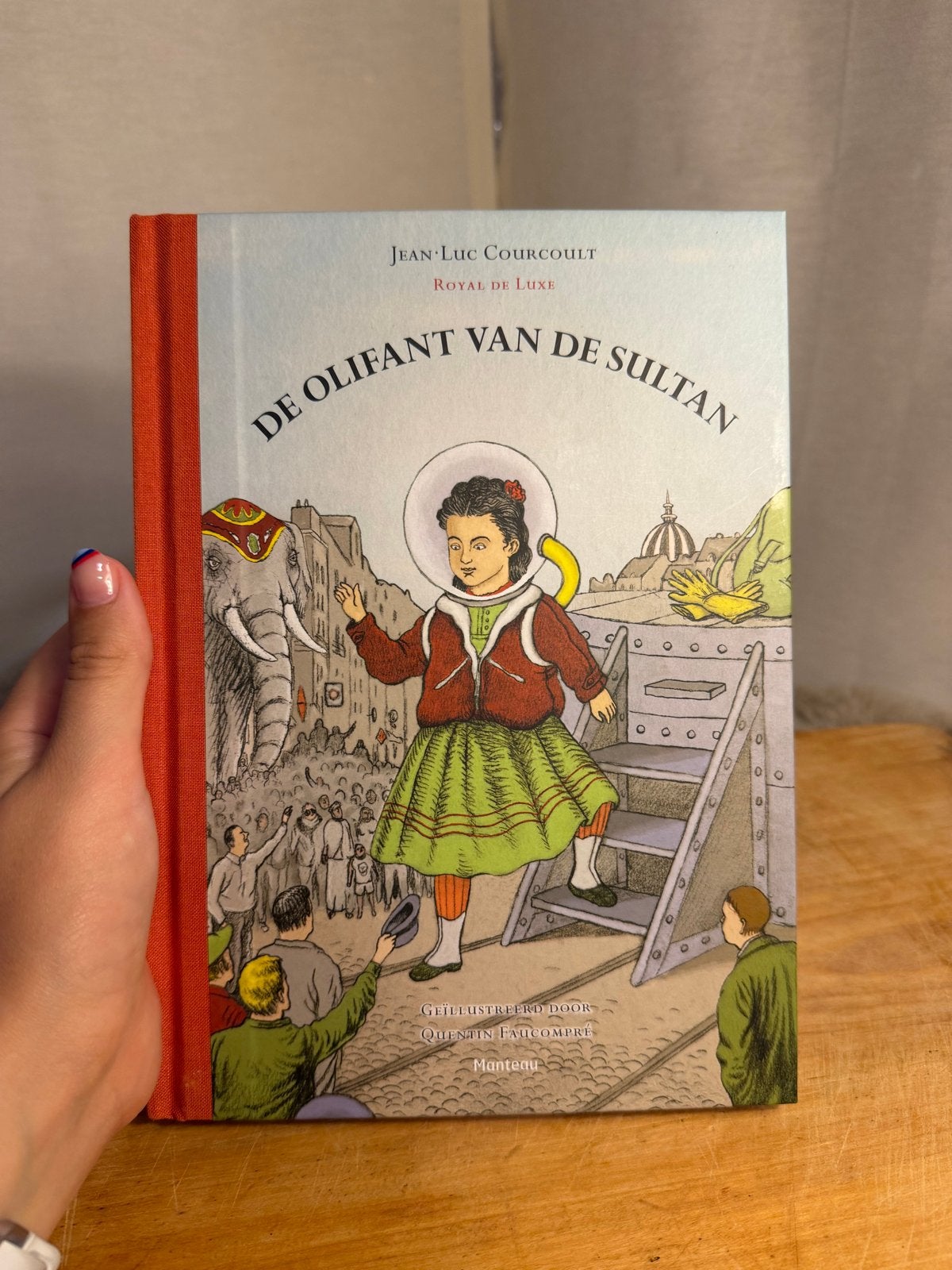 De Olifant van de Sultan - Jean-Luc Courcoult, Ophalen of Verzenden, Zo goed als nieuw, Nederland