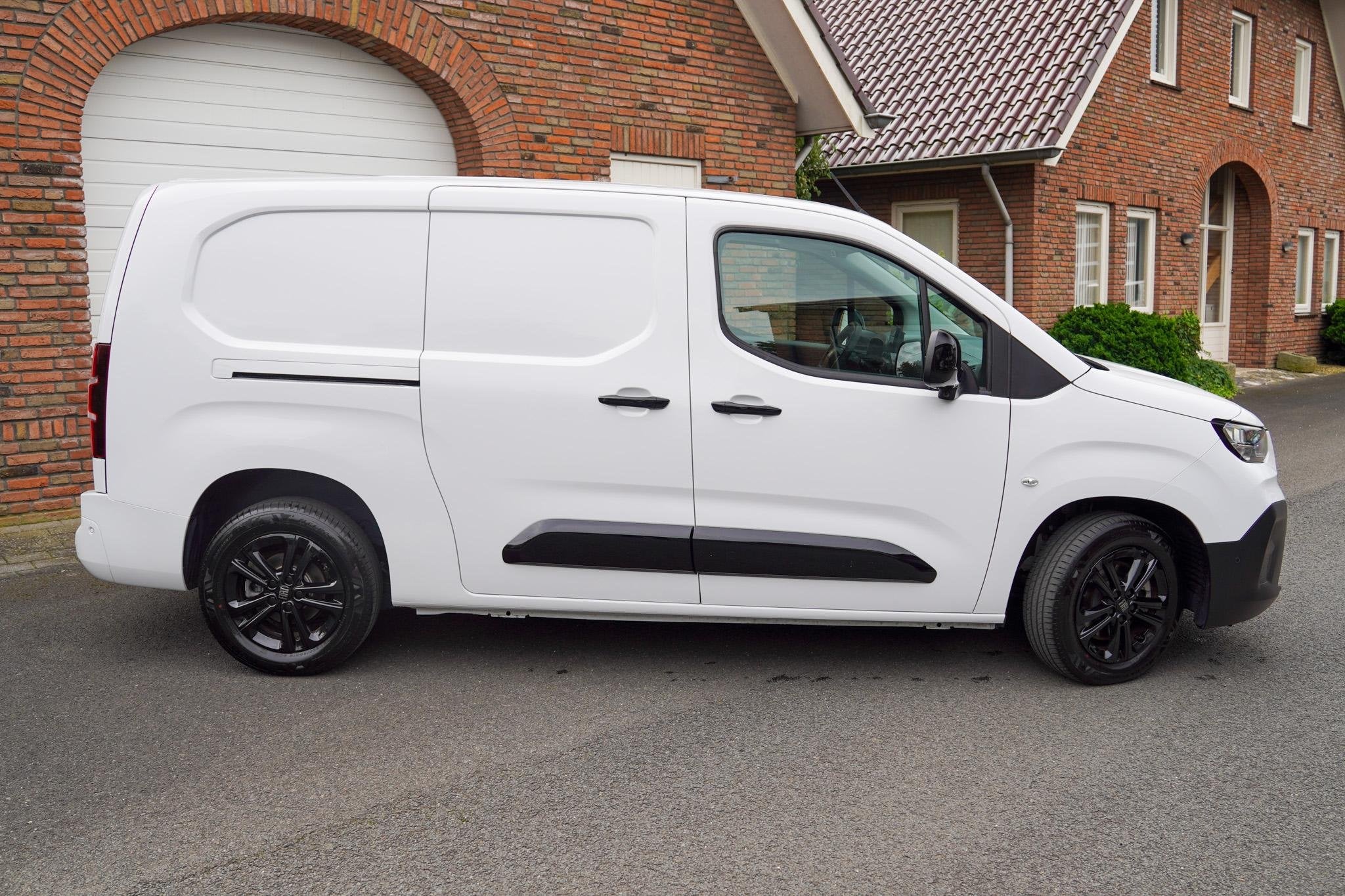 Fiat Doblò 1.5 BlueHDi 130pk S&S L2 AppleCarplay/Android au, Auto's, Voorwielaandrijving, Stof, Gebruikt, Euro 6