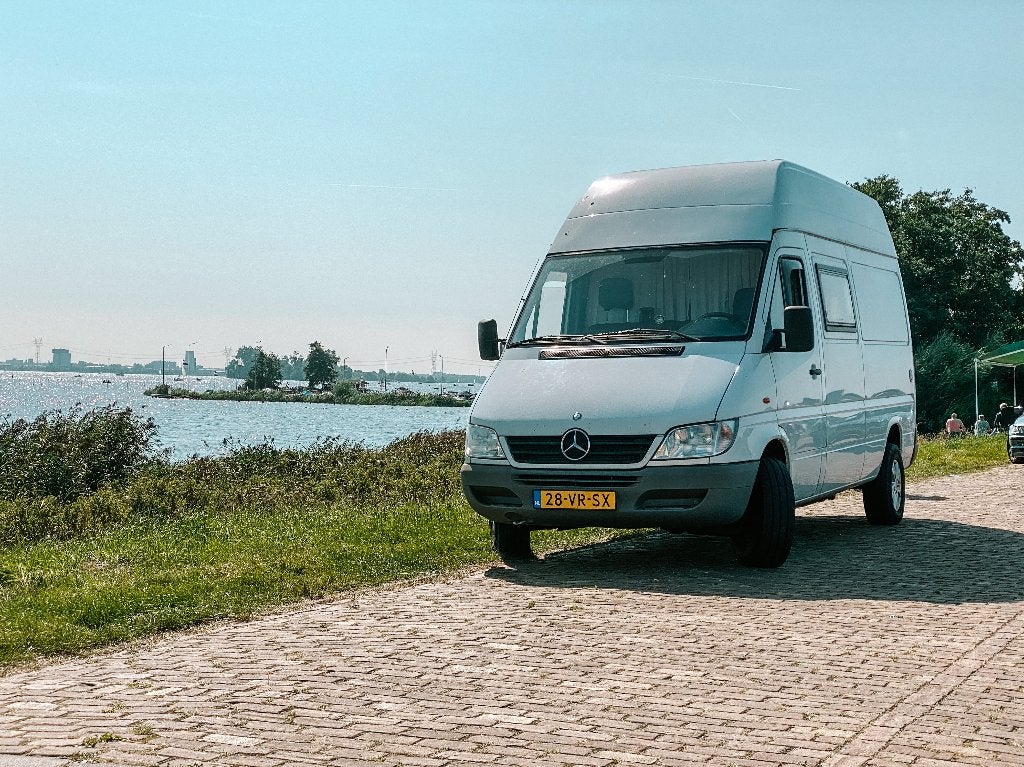 Mercdes Sprinter - Nieuwe gebruikte motor - Off grid, Tot en met 2, Particulier, 4 tot 5 meter, Mercedes
