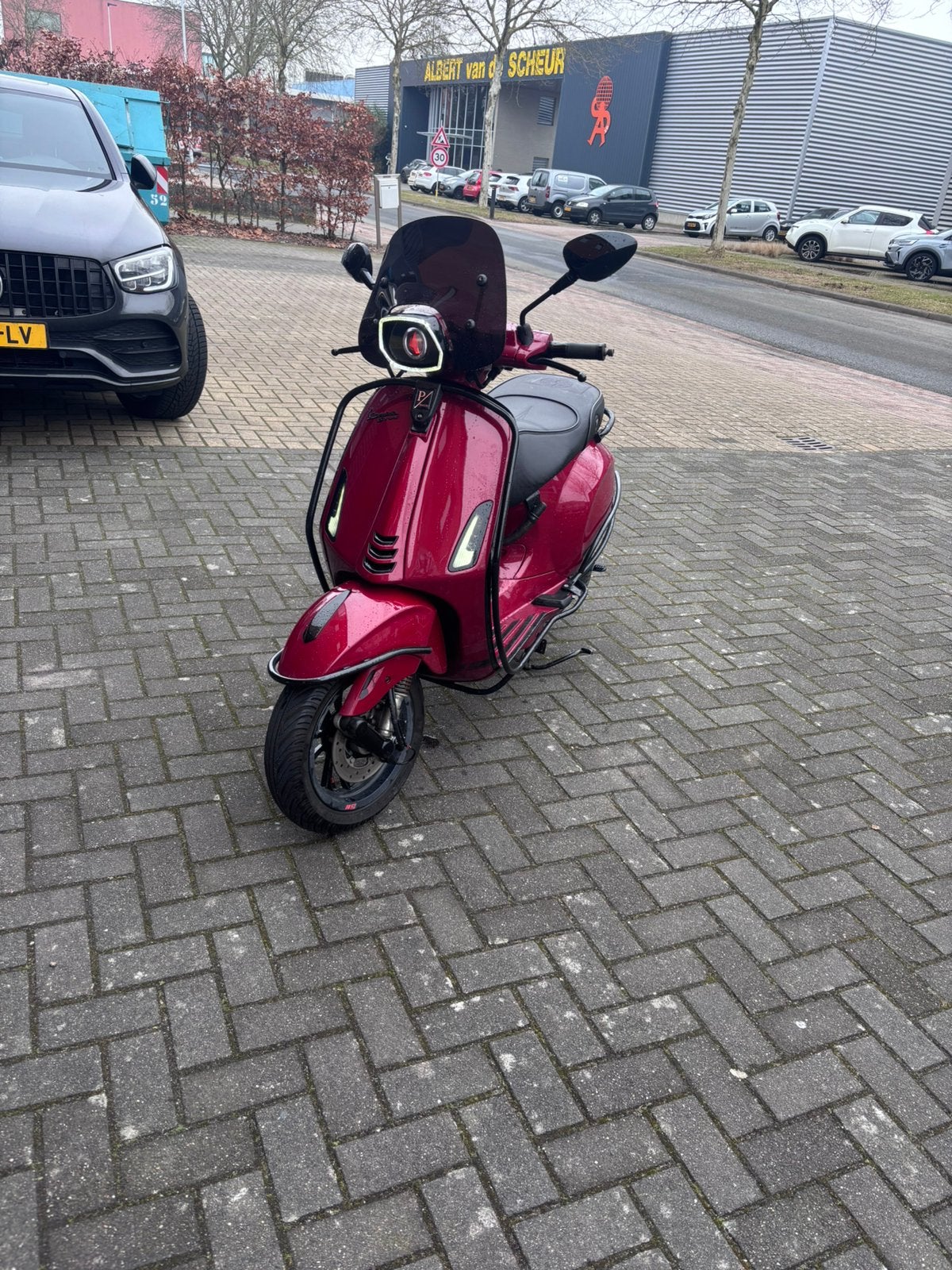 Vespa Sprint 2018 50cc brom – Full option + Beenkleed, Ophalen, Vespa S, Zo goed als nieuw, Benzine