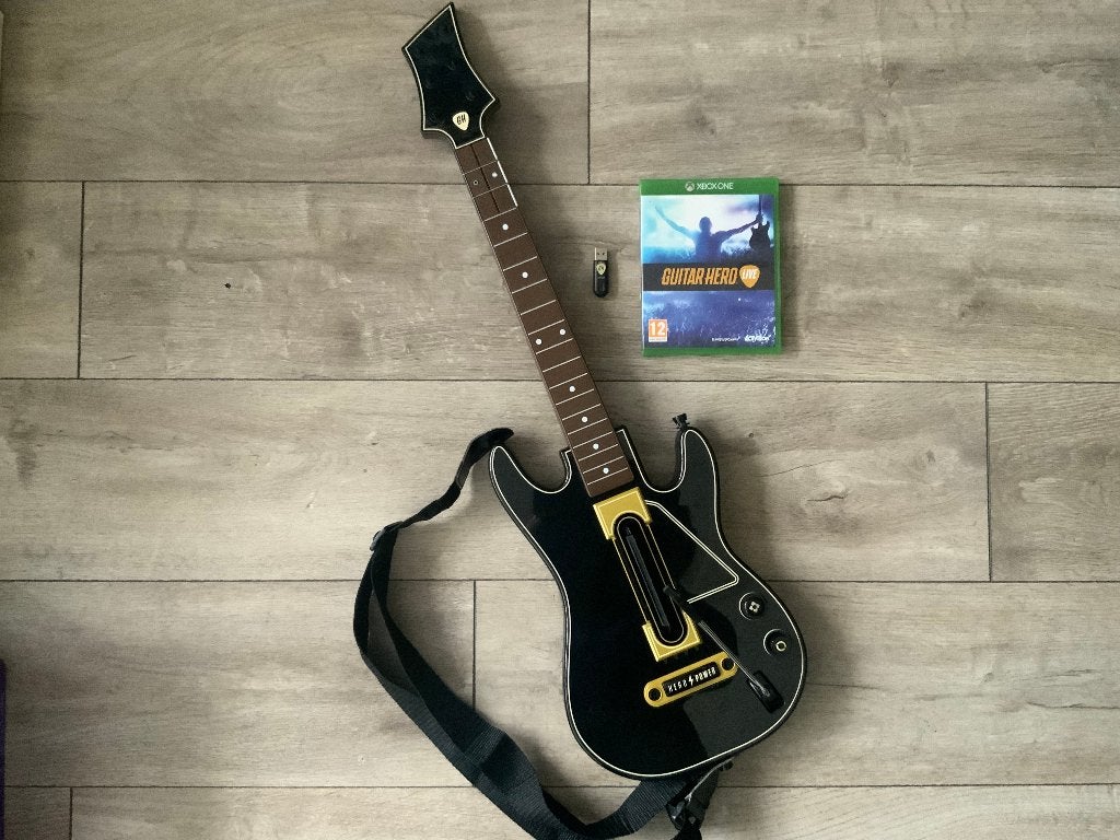XboxOne Guitar Hero Live Gitaar + Spel + Dongel Xbox One, Muziek, 1 speler, Ophalen of Verzenden, Zo goed als nieuw