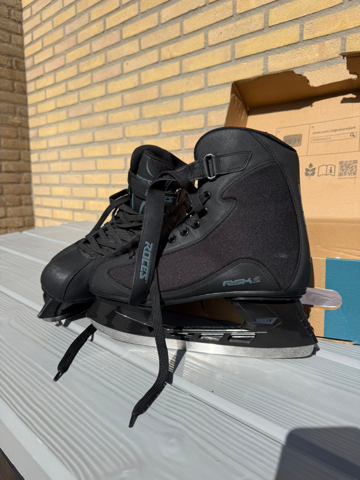 Roces RSK 2 Black – Maat 46 – Compleet met doos, Overige merken, Ophalen of Verzenden, Zo goed als nieuw, IJshockeyschaatsen