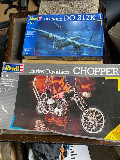 Revell bouwdozen Harley 7928 + Dornier DO 217k-1, Overige merken, Auto, Groter dan 1:32, Nieuw