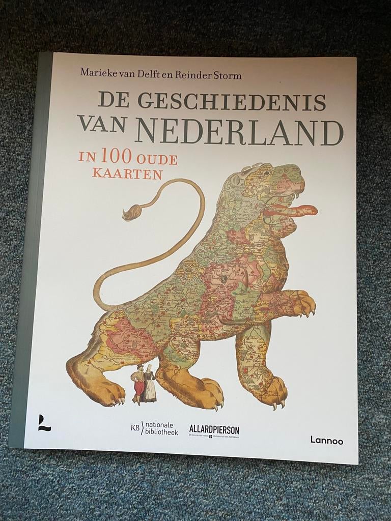 De geschiedenis van Nederland in 100 oude kaarten, Boeken, Ophalen, Zo goed als nieuw, Reinder Storm; Peter van der Krogt; Marleen Smit; Huibert Cri...