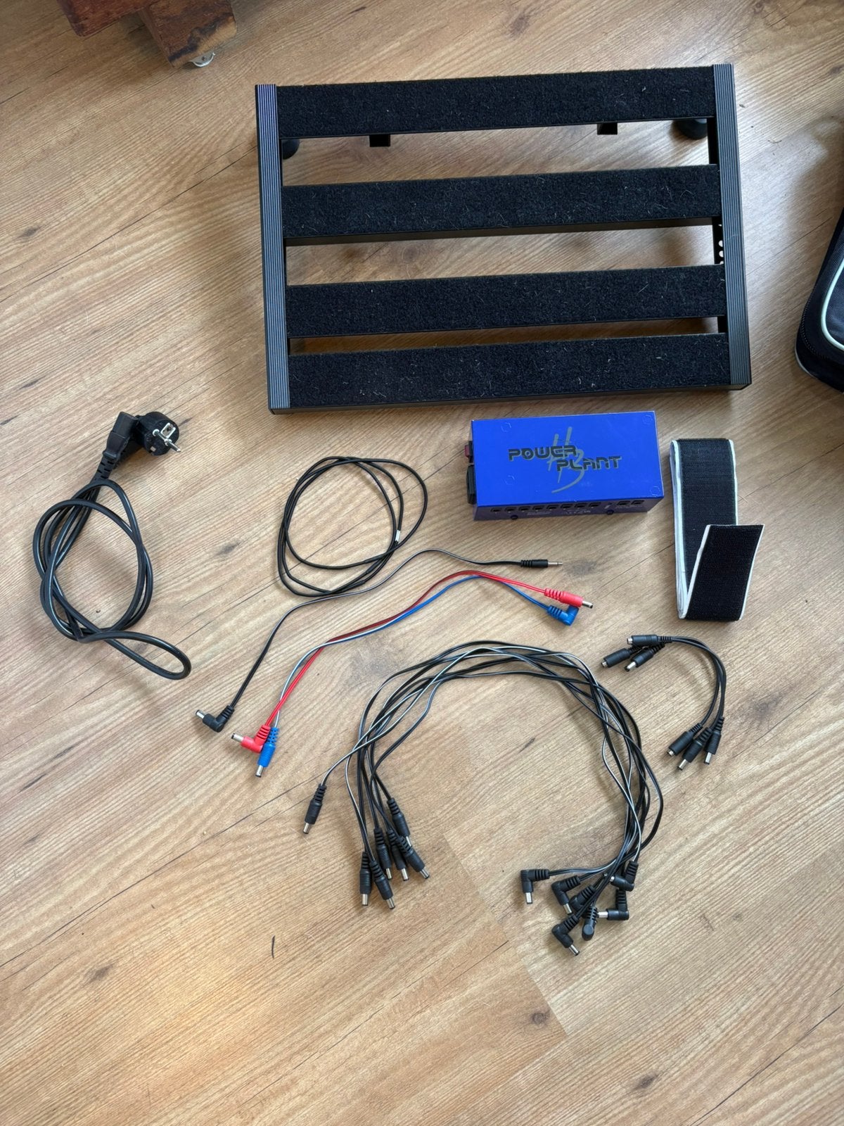 Te Koop ! Harley Benton spaceship 60 + powerplant!, Muziek en Instrumenten, Ophalen, Gebruikt