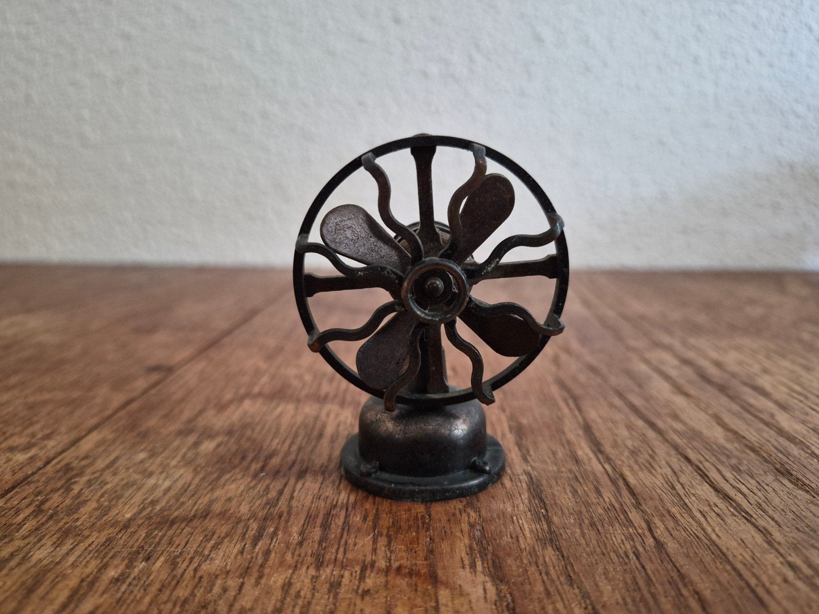 Metalen puntenslijper in de vorm van een ventilator - PlayMe, Ophalen of Verzenden, Gebruikt