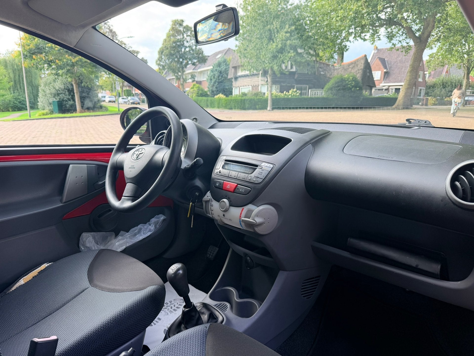 Foto 12 van Toyota Aygo 1.0-12V + | 5 deurs | Airco | Elek.Pakk | Nw.APK