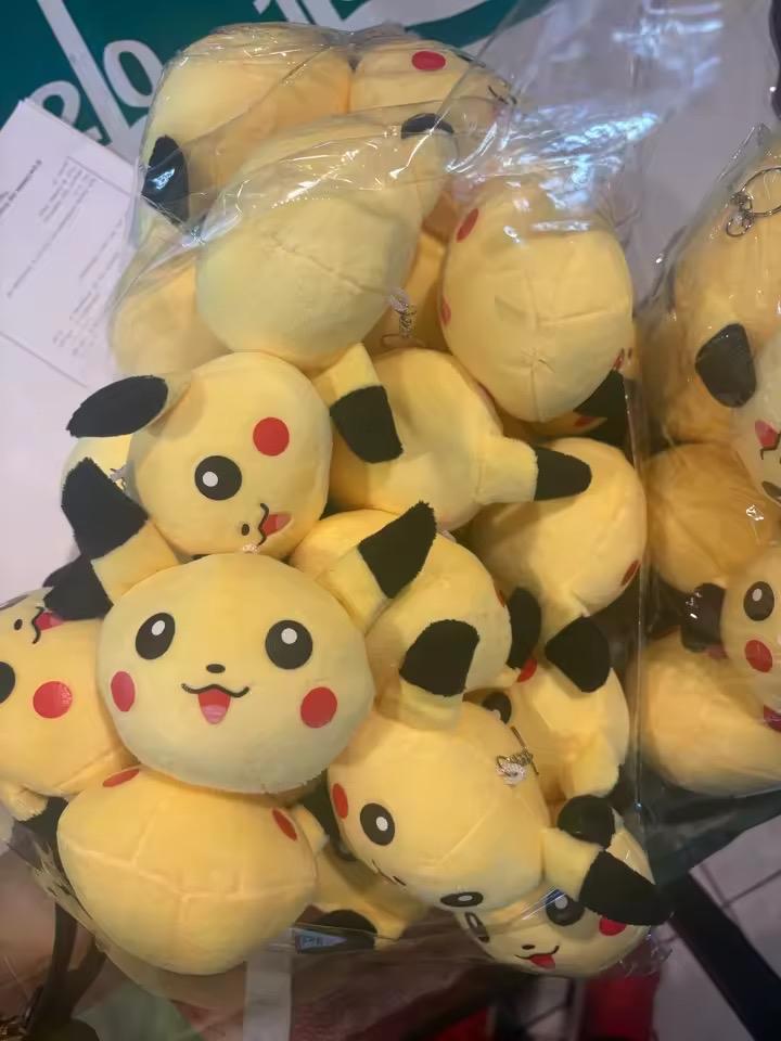 Partijverkoop Pikachu knuffels - 300 stuks, min. afname 50, Kinderen en Baby's, Speelgoed | Overig, Nieuw, Jongen of Meisje, Ophalen of Verzenden