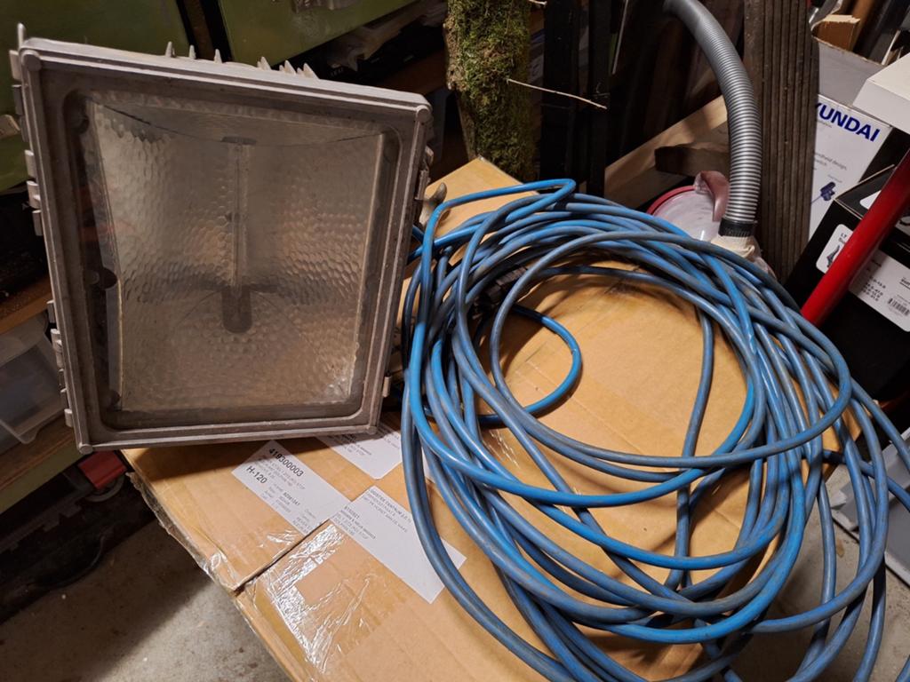 Hallogeen bouwlamp met lange kabel, max 1000 Watt, Ophalen of Verzenden, Gebruikt, 500 watt of meer, Lamp met armatuur
