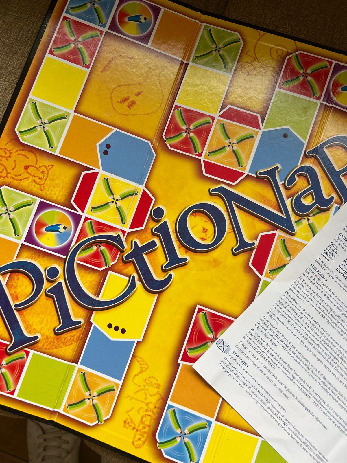 Pictionary - Het supersnelle tekenspel!, Drie of vier spelers, Ophalen of Verzenden, Gebruikt