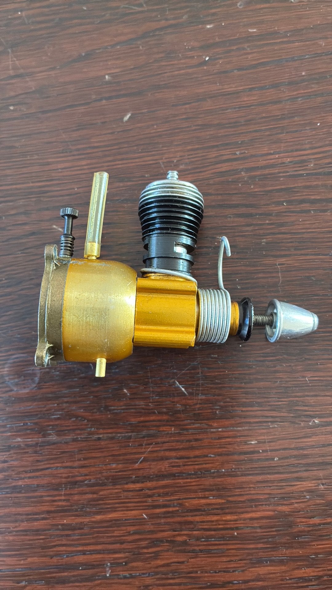 Te koop Cox motor .049 Golden Bee, Ophalen of Verzenden, Zo goed als nieuw